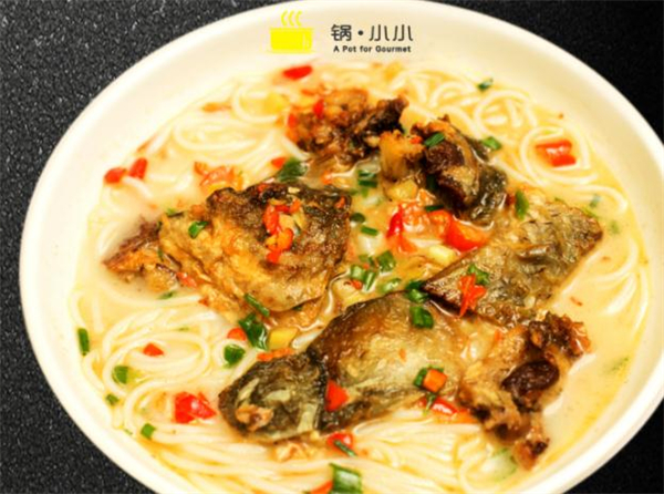 锅小小鲜汤鱼粉加盟